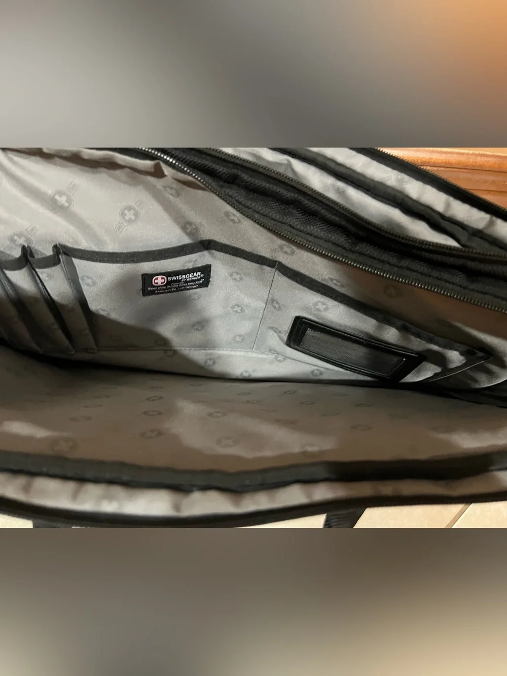 SwissGear Black Quilted Laptop Messenger Bag with Shoulder Strap